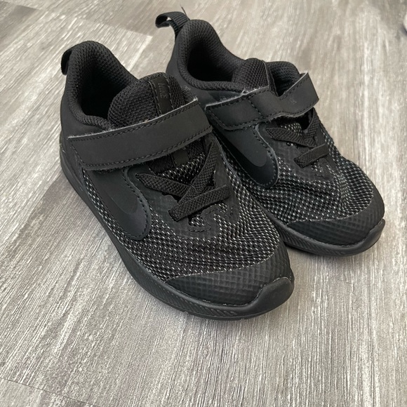 Toddler Boy Shoes size 8 - Picture 1 of 9
